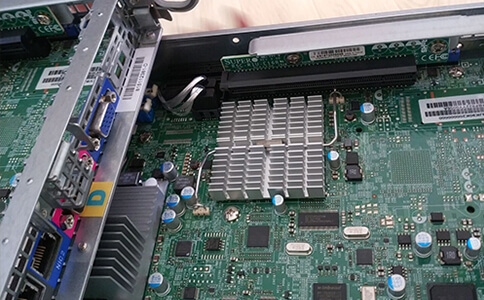 為什么服務器總是開著？電腦可以當服務器嗎？